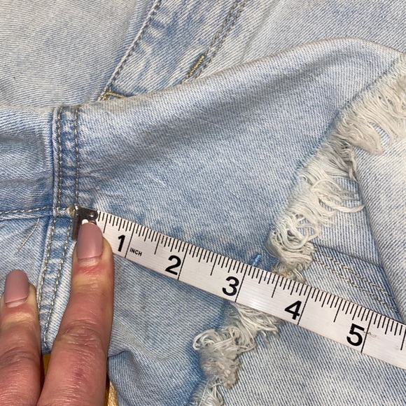 5/$50 Universal Thread Distressed Light Blue Denim Shorts Size 14 Regular - Picture 9 of 12